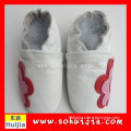 High Quality Wholesale Cheap Custom beautiful red flower embroidered cow leather baby prewalker shoes